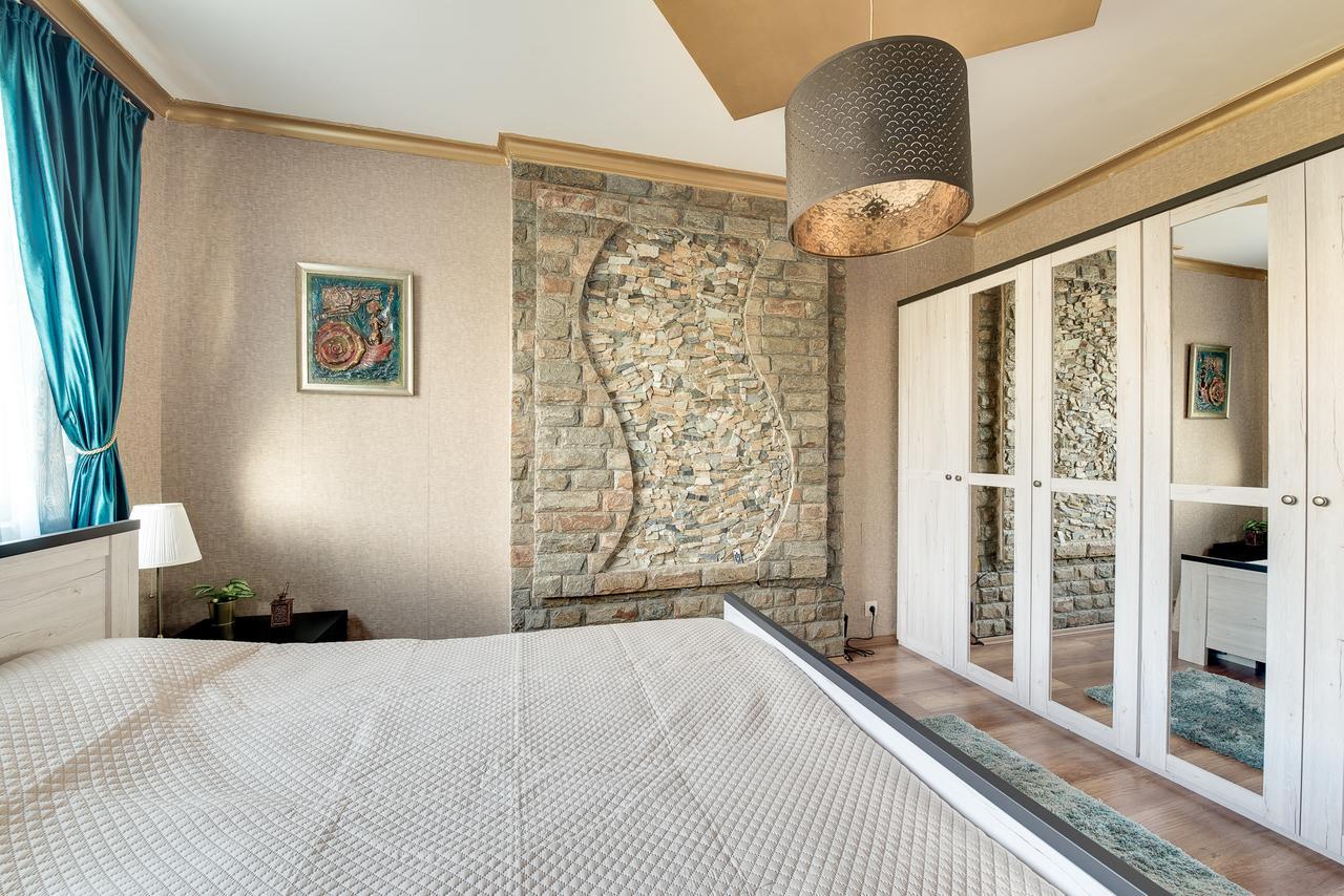 Unique Atmosphere With Golden Standard Design София Экстерьер фото